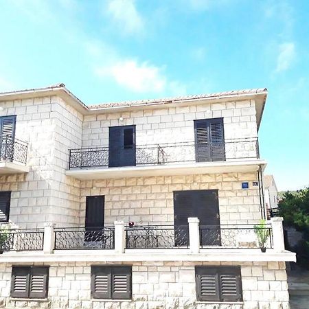 Giovanna - Spacious Lovely Apartment Supetar Exterior photo