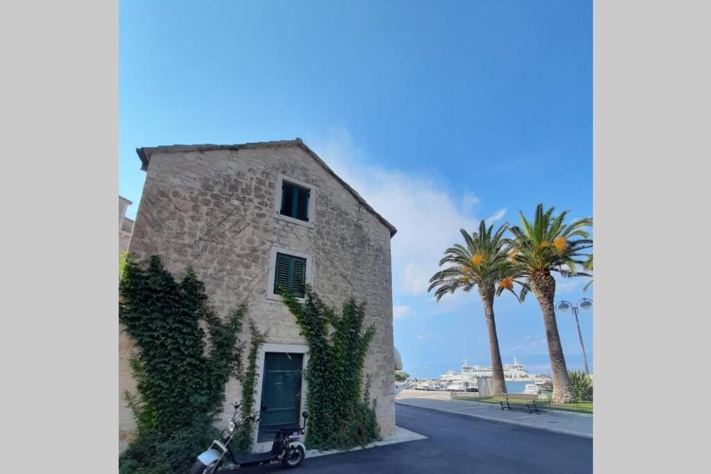 Giovanna - Spacious Lovely Apartment Supetar Exterior photo