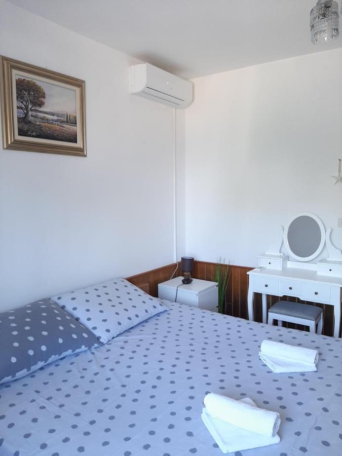 Giovanna - Spacious Lovely Apartment Supetar Exterior photo