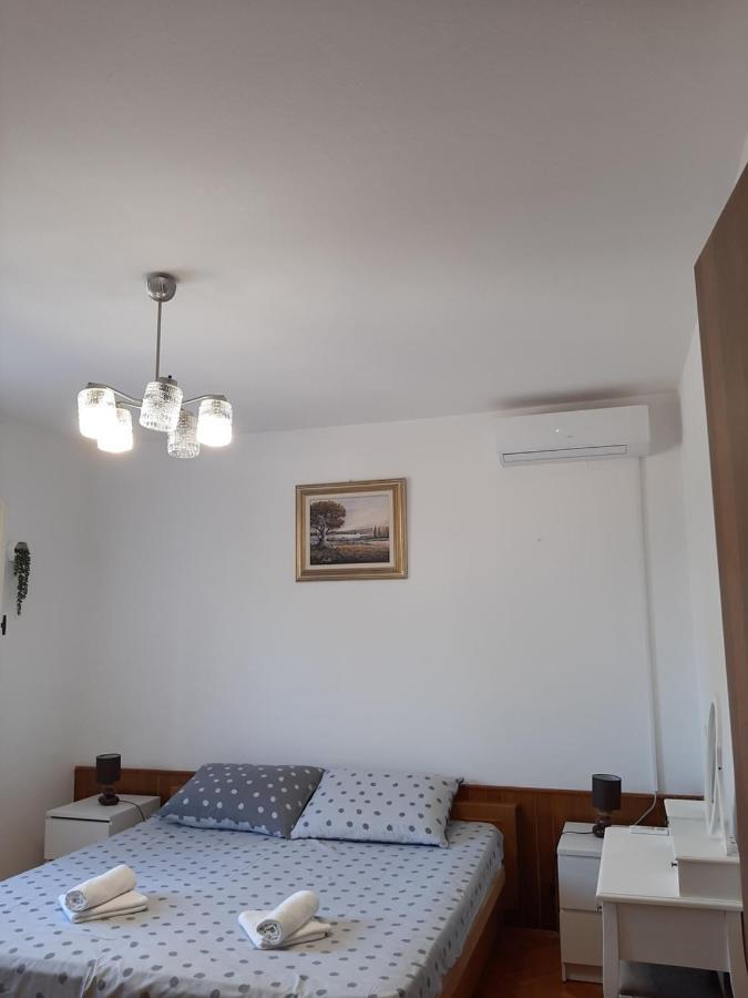 Giovanna - Spacious Lovely Apartment Supetar Exterior photo
