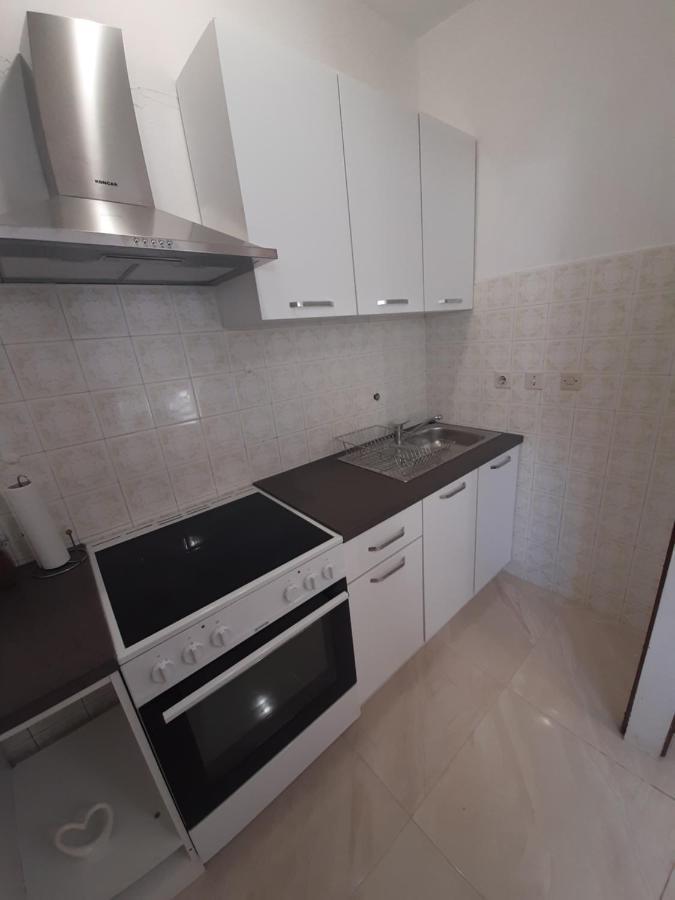 Giovanna - Spacious Lovely Apartment Supetar Exterior photo